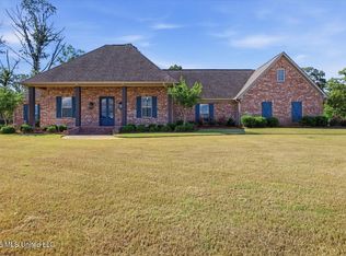 318 Longwood Ct, Pearl, MS 39208