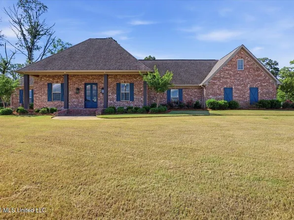 318 Longwood Ct, Pearl, MS 39208