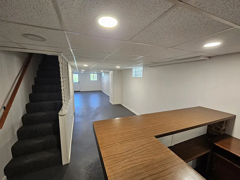 236 McCartney Dr — Photo 34