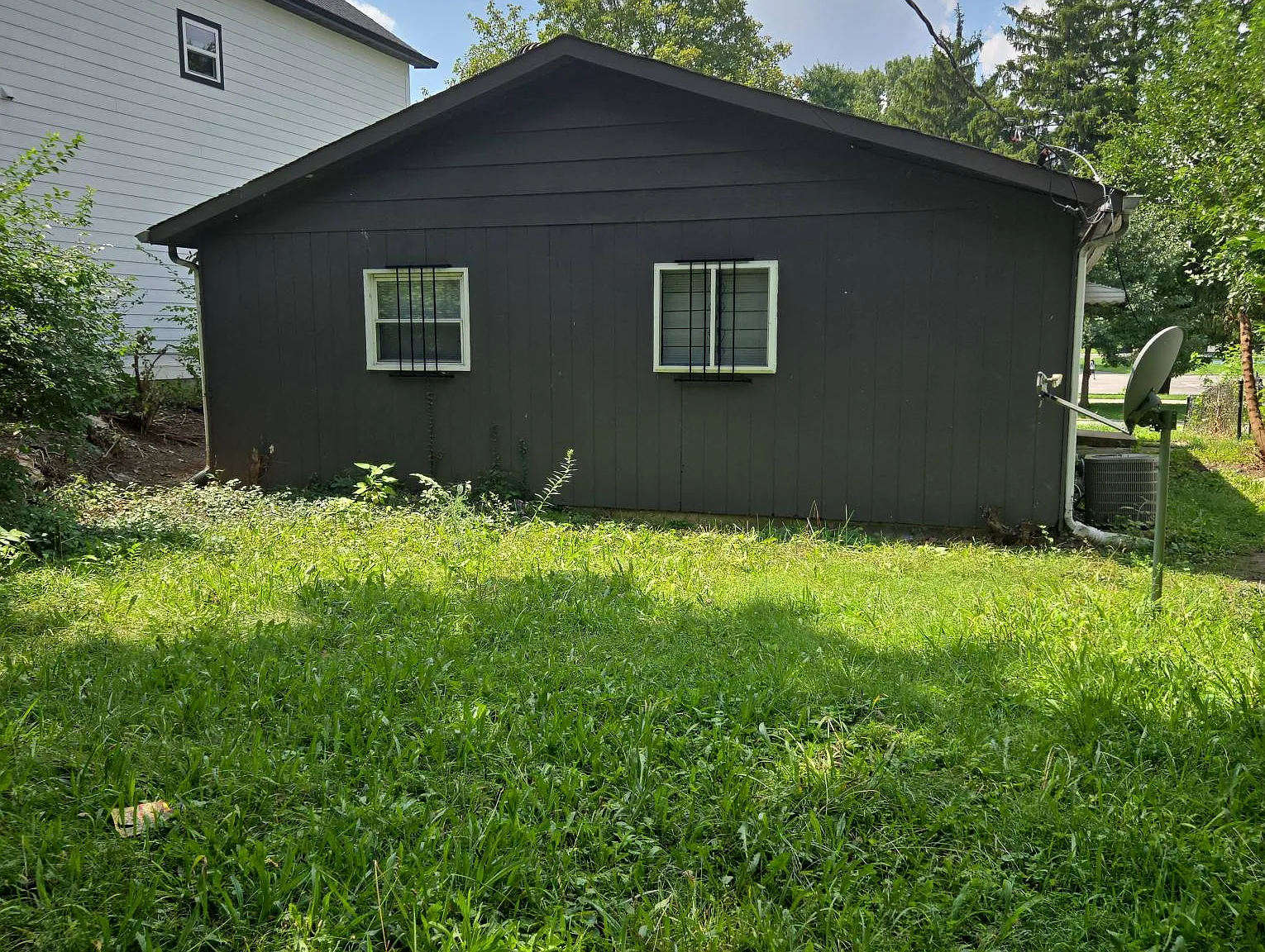 2817 East Riverside Drive - 1 — Photo 2