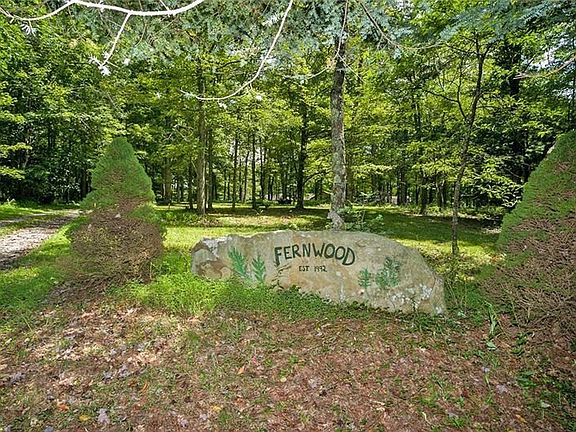 2nd image of 915 Quebec Rd