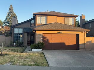 230 Newport Cir, Vacaville, CA 95687