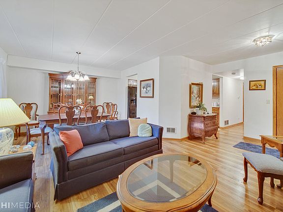 3rd image of 9847 Treetop Dr APT 1E