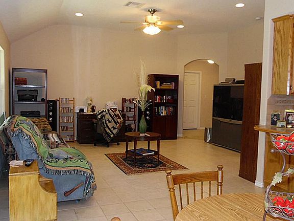 4th image of 144 Strawberry St