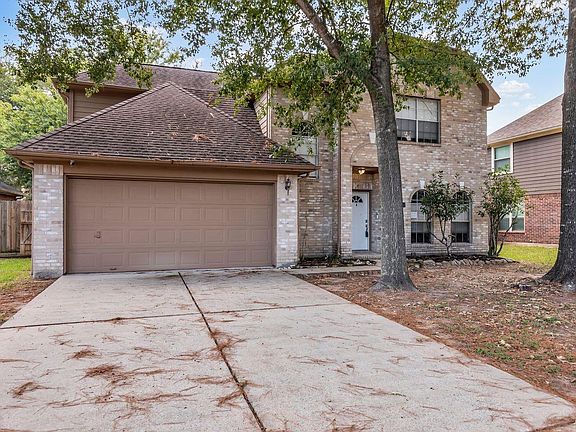 3rd image of 23915 Spring Oak Dr