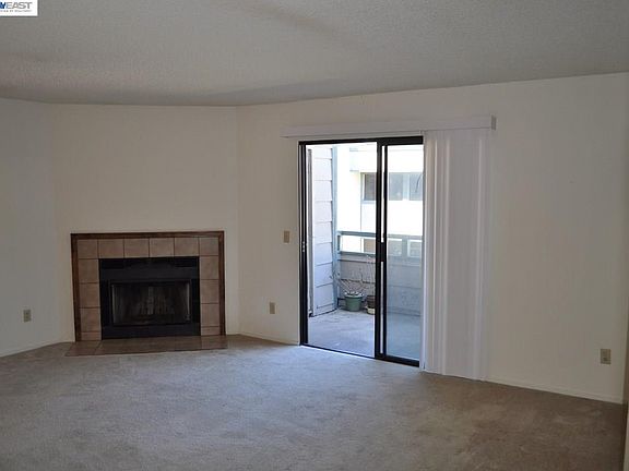 3rd image of 2077 Washington Ave APT 313