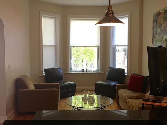 4th image of 3744 N Kenmore Ave #1