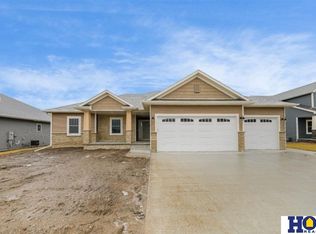 243 Knotty Pine Ln, Seward, NE 68434