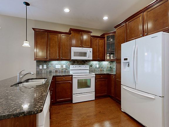 4th image of 502 Millwood Ln