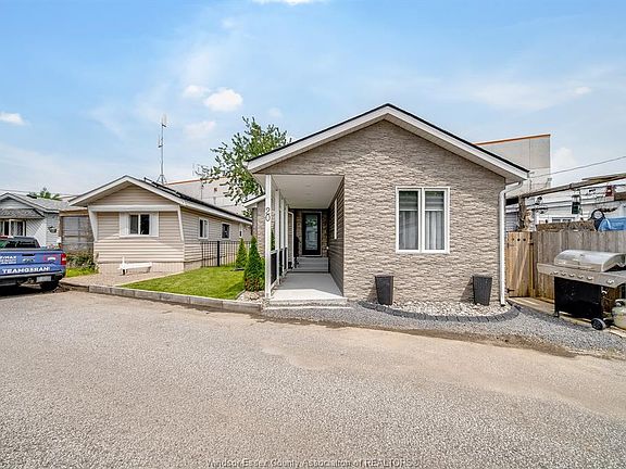 3rd image of 20 Bonita Ave