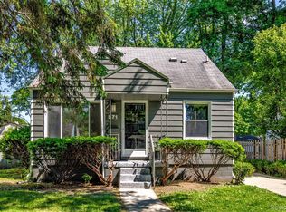 571 Bird Ave, Birmingham, MI 48009