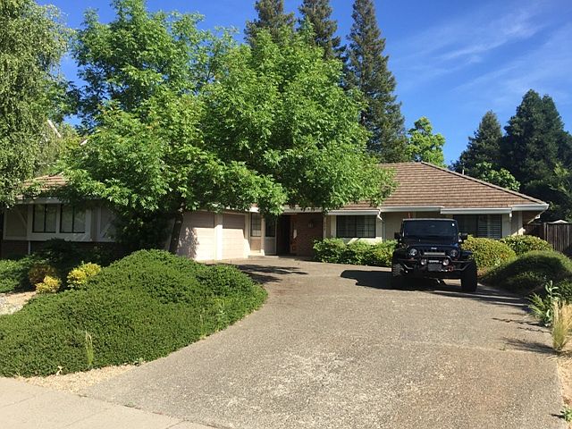 1st image of 208 Firestone Dr