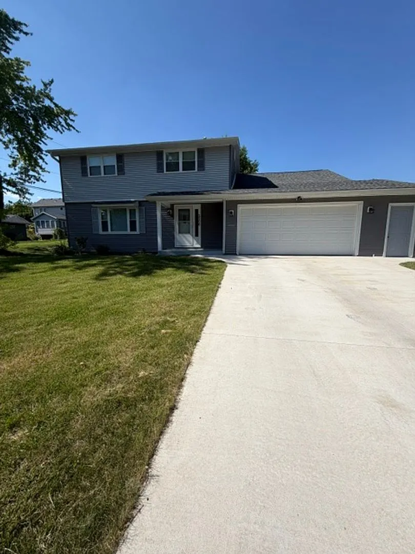 Central Davenport 4 Bedroom House — Photo 2