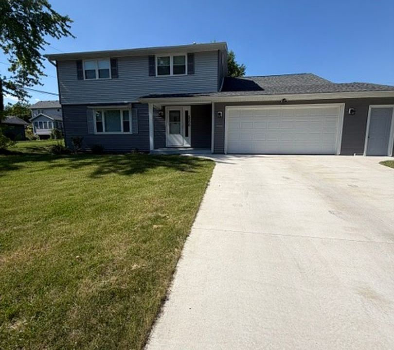 1st image of 2206 E 32nd St