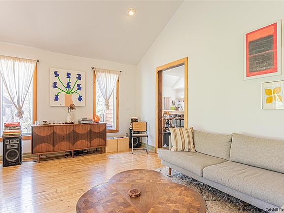 3rd image of 70 Wynkoop Dr