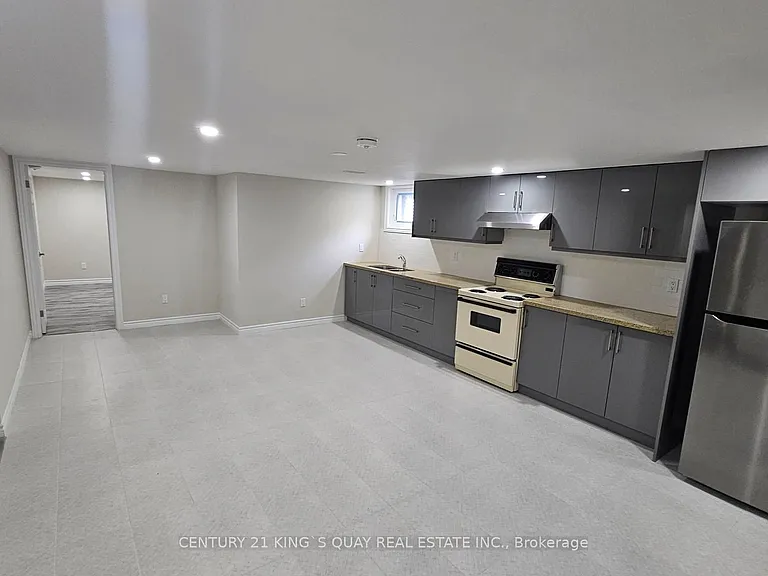 498 Wilson Rd S #BASEMENT — Photo 3