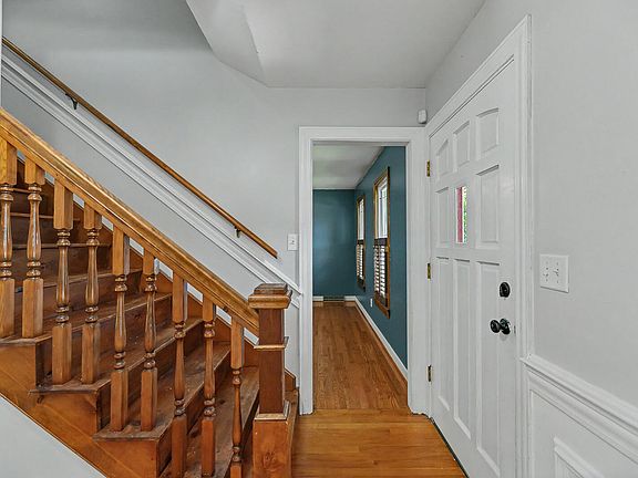3rd image of 300 Eastover Cir