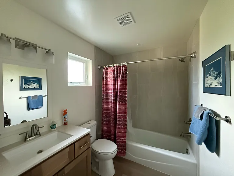 284 Redcliff Dr — Photo 6