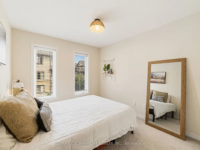 17 Southshore Cres — Photo 16