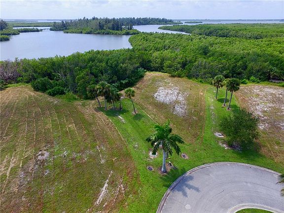 3rd image of 2345 Pelican Bay Ln