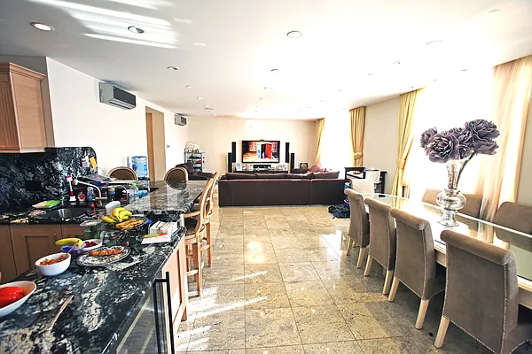 Sold by City Express Realty LLC | media 2