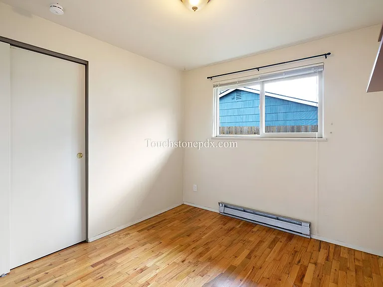 6718 SE Center St — Photo 17