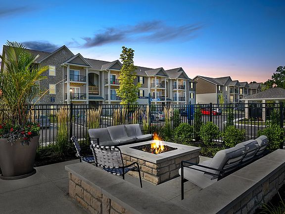 4th image of 2845 Austin Manor Blvd #84d750ba0