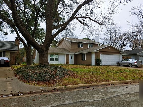 3rd image of 2716 Hollywood Dr