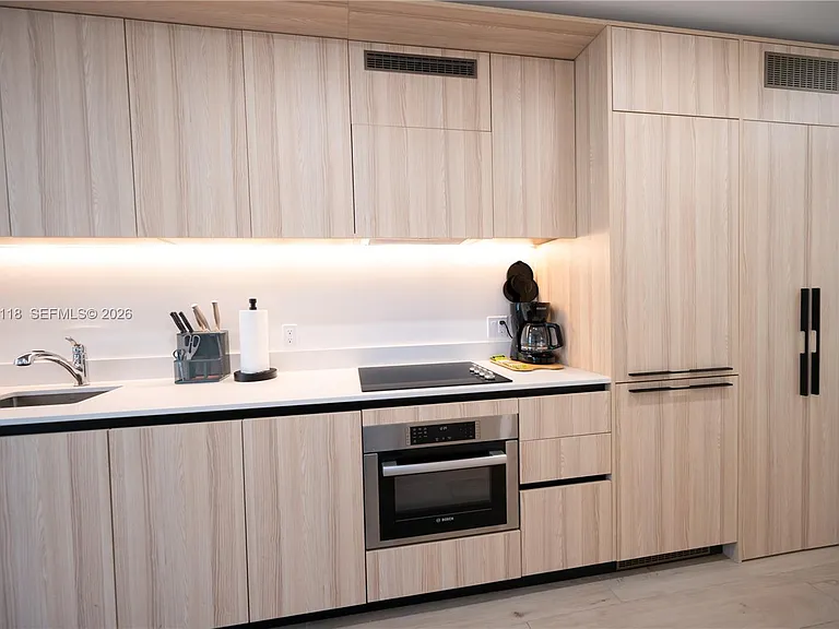 225 N Miami Ave #1505 — Photo 8