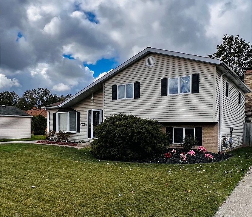 1st image of 943 Eastlake Dr