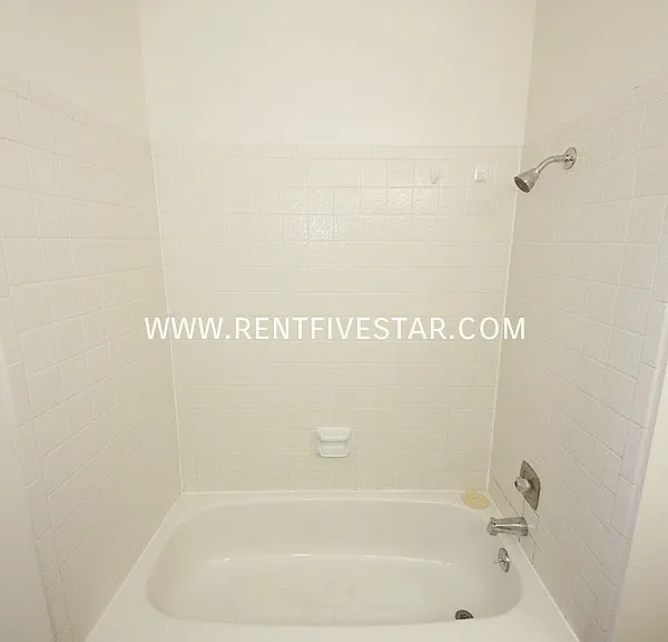 523 Hiawatha St — Photo 6