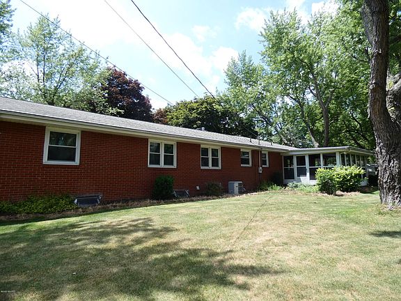 2nd image of 2395 Lora Dr