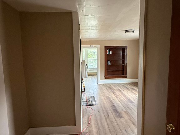 5th image of 254 W Main St #3