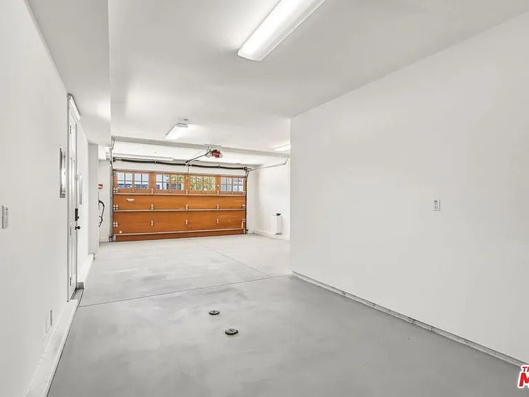 1633 Voorhees Ave — Photo 53