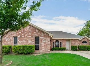 817 Windswept Dr, Cedar Hill, TX 75104