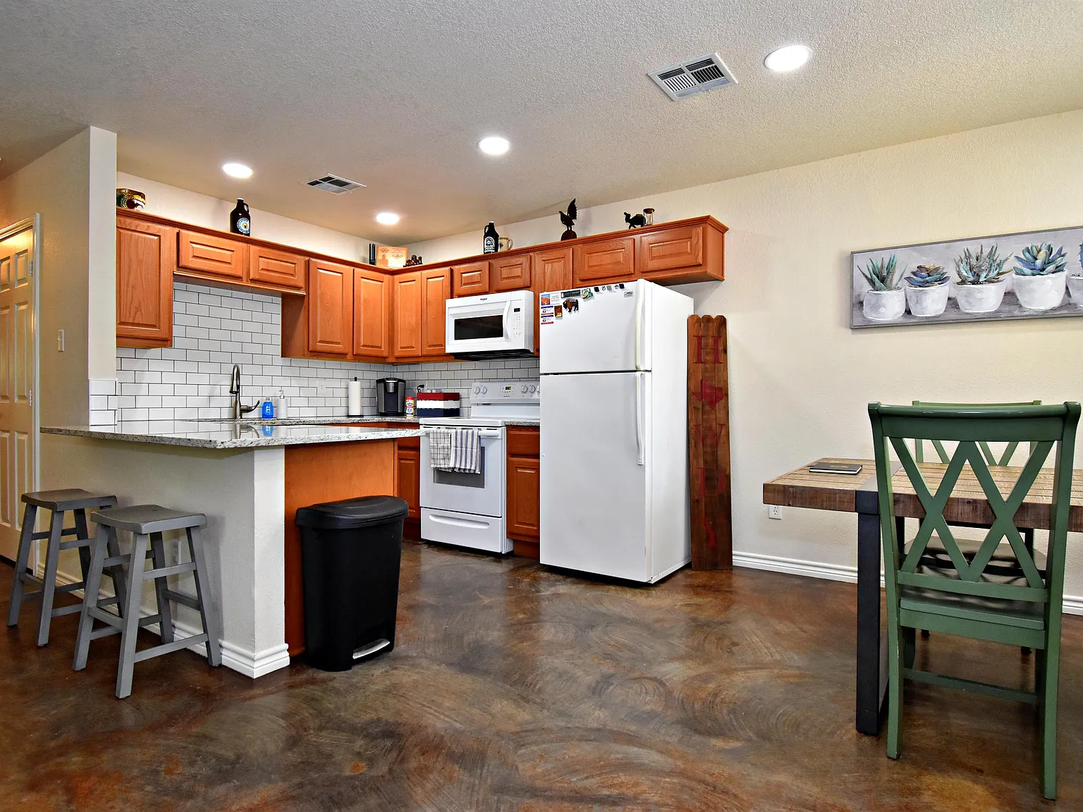 11076 North Dowling Road - B — Photo 4