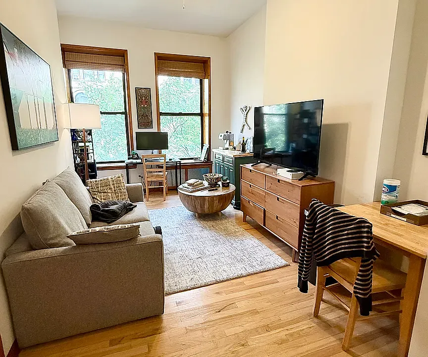 334 W 71st St #7
