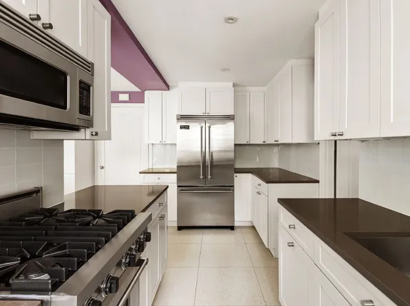 200 East 66th Street image 7 of 28