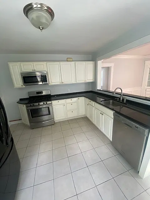 2 bed, 1250 sqft, $3,200 — Photo 1