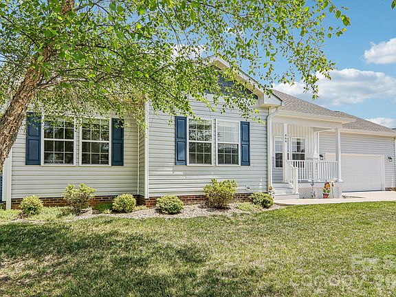 3rd image of 464 Riverwind Dr