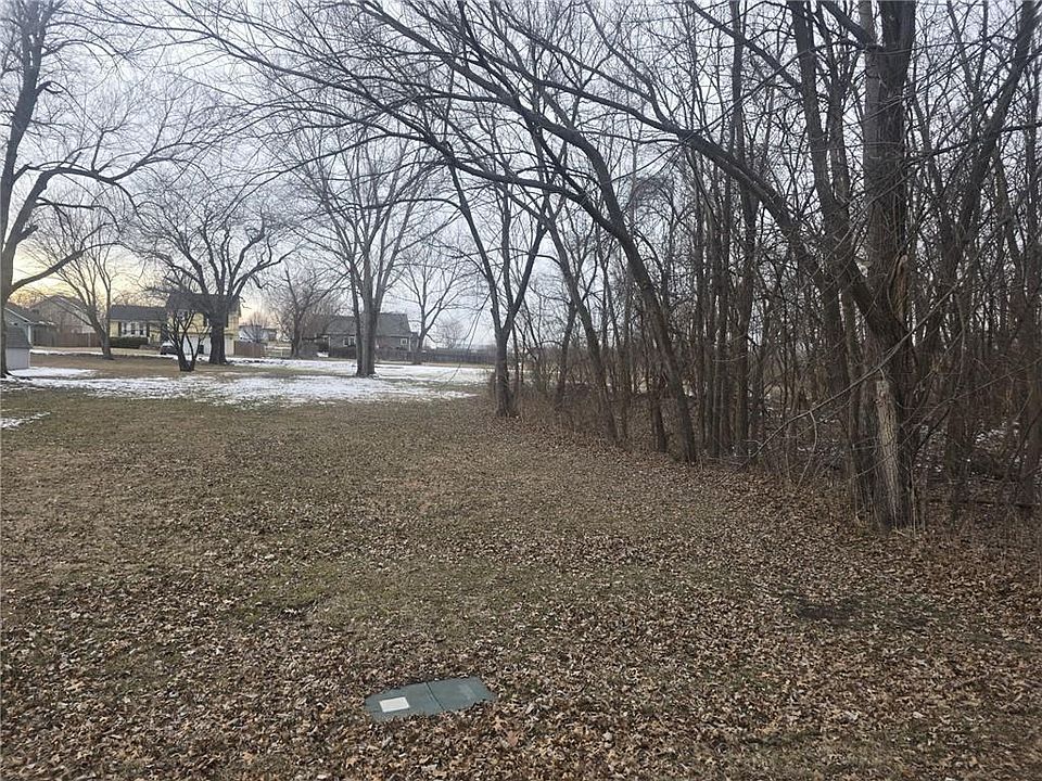 2nd image of N Washington St