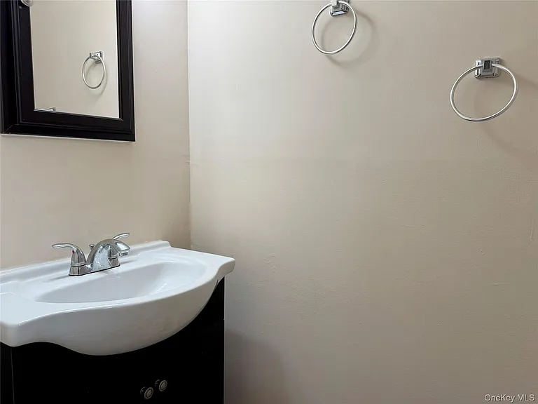 40 Seabrook Ln — Photo 14