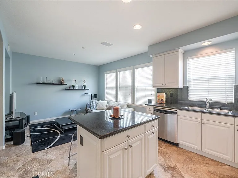 6267 Pacific Pointe Dr — Photo 19