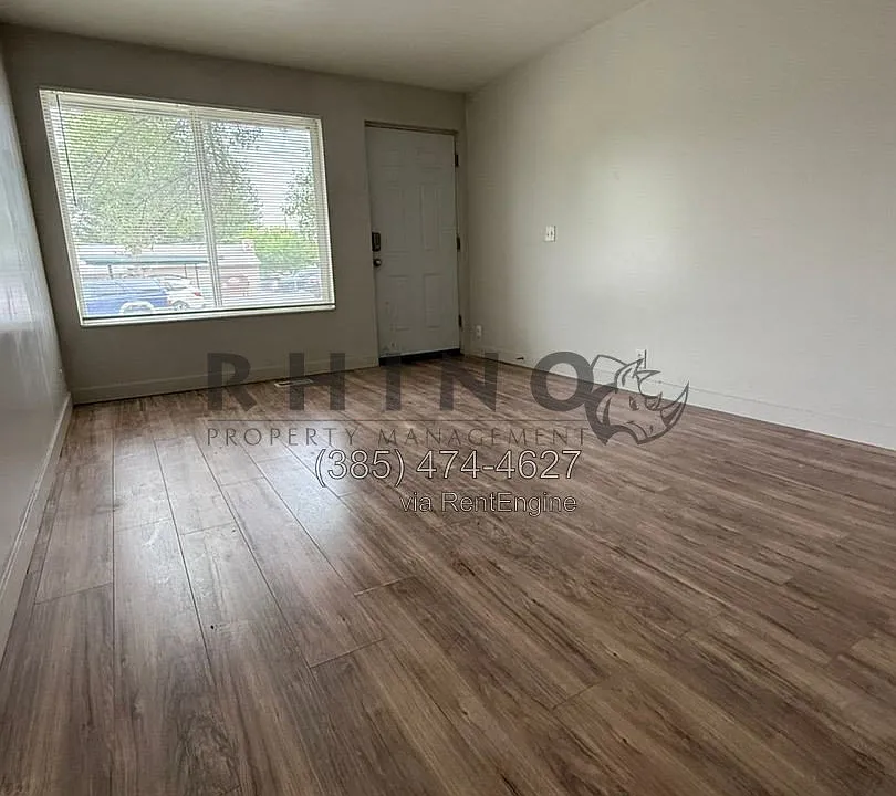 3907 S 1040 E