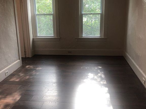 3rd image of 3556 W 32nd St Unit 3