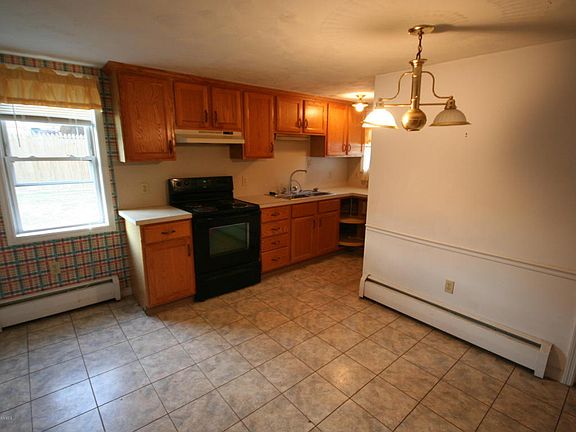 4th image of 821 Lincoln St