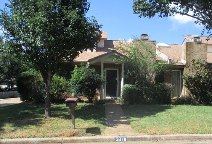 1st image of 3318 Huntington Cir