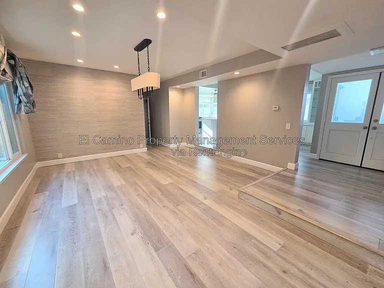 1728 Lake St — Photo 12