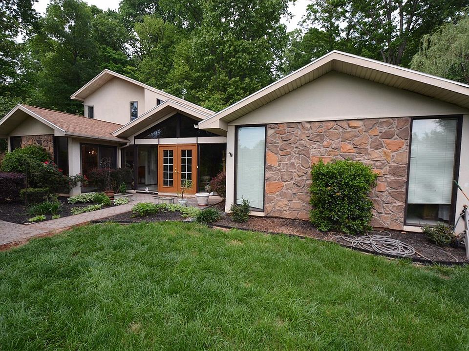 1st image of 119 Sailview Dr