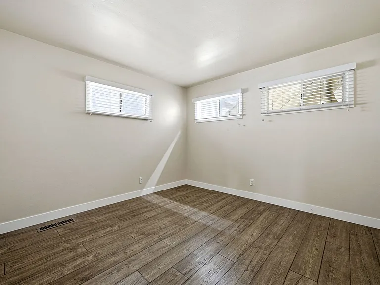 1117 W Bay Ave #A — Photo 9